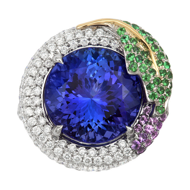 18k Gold AAAA Tanzanite & Diamond Ring
